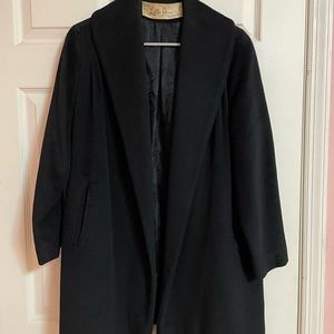 Lilli Ann Vintage Coat. Size Large. Great condition! Smoke Free home